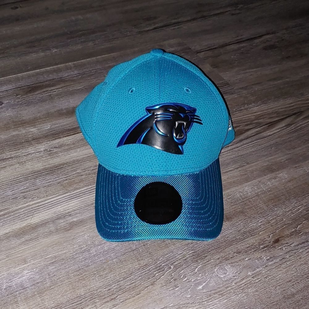 Carolina Panthers New Era 39 Thirty Onfield  hat. Sz  Medium-Large.  NWT